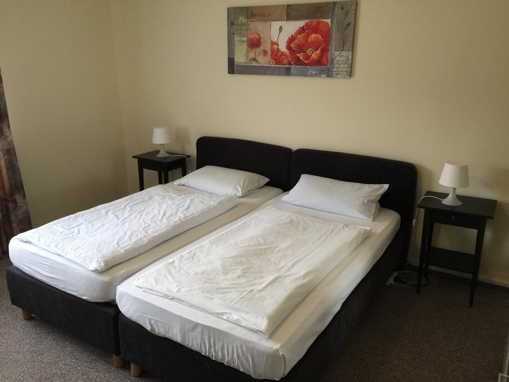Hotel Gasthof Am Waldeck Oberthulba Екстер'єр фото